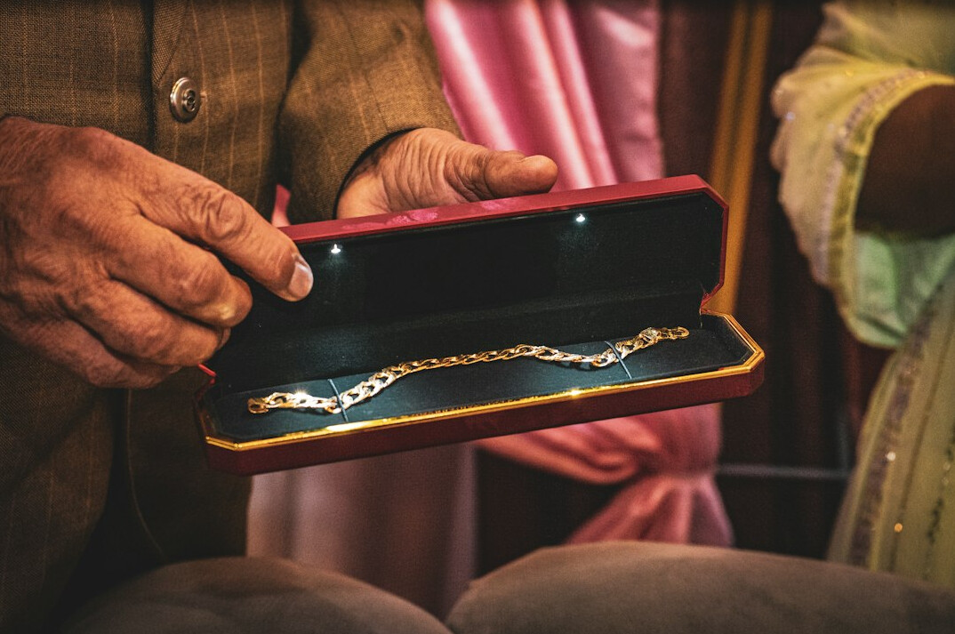 jewel theft